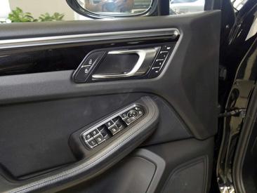 Porsche Macan I S — photo 12