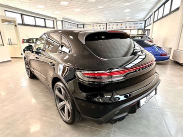Porsche Macan — photo 6