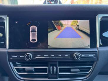 Porsche Macan — photo 12
