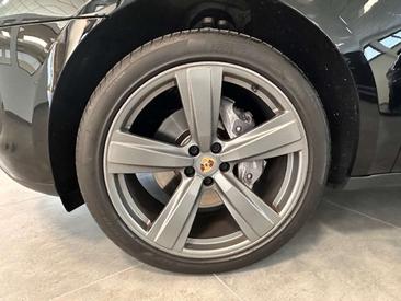 Porsche Macan — photo 9