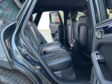 Porsche Macan — photo 14