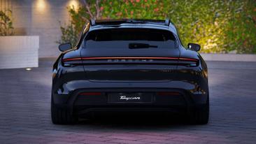 Porsche Taycan — photo 27