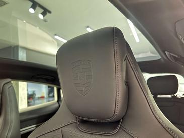 Porsche Taycan — photo 32
