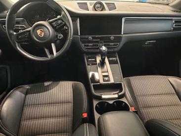 Porsche Macan — photo 10