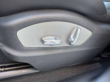 Porsche Macan — photo 14