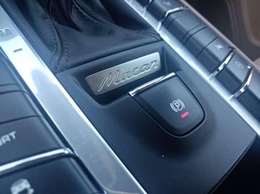 Porsche Macan — photo 19