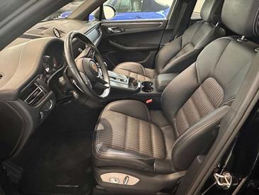 Porsche Macan — photo 11