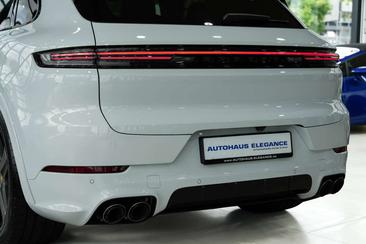 Porsche Cayenne III — photo 10