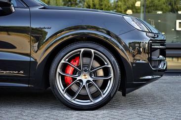 Porsche Cayenne S E-Hybrid — photo 27