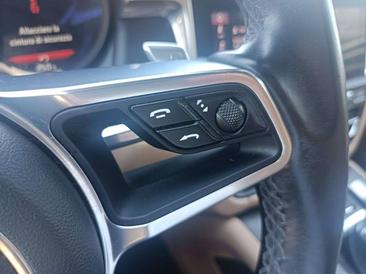 Porsche Macan — photo 21