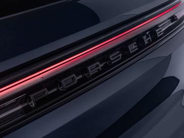 Porsche Cayenne E-Hybrid — photo 11