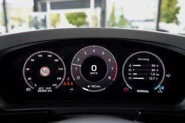 Porsche Cayenne III — photo 17
