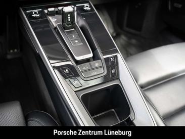 Porsche 911 Carrera 4S — photo 29