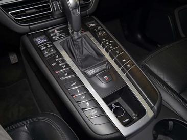 Porsche Macan I S — photo 19