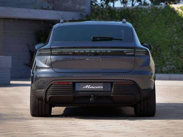 Porsche Macan I 4S Electric — photo 6