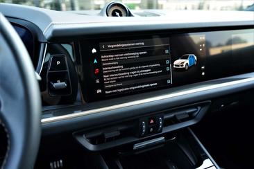 Porsche Cayenne S E-Hybrid — photo 45