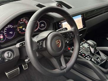 Porsche Cayenne Coupé Turbo GT — photo 7