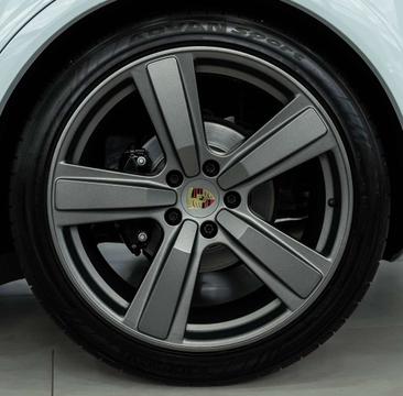 Porsche Cayenne III — photo 36