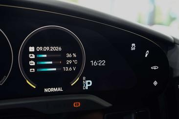 Porsche Taycan Turbo — photo 20