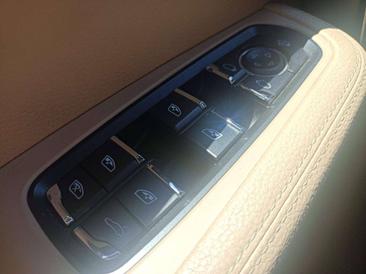 Porsche Macan — photo 32