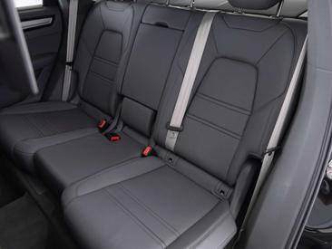 Porsche Cayenne III — photo 20