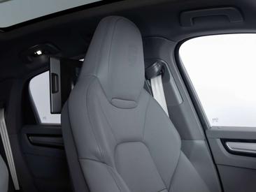 Porsche Cayenne III — photo 23