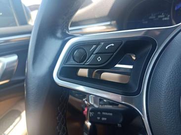 Porsche Macan — photo 38