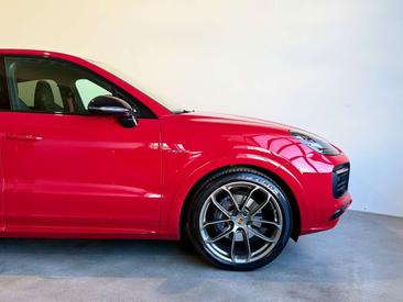 Porsche Cayenne III — photo 13