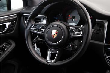 Porsche Macan I S — photo 13