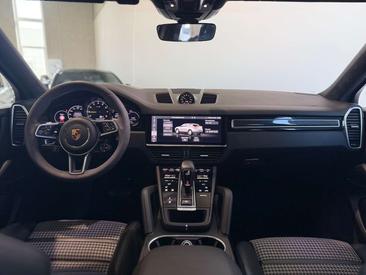 Porsche Cayenne III — photo 23