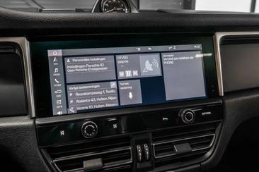 Porsche Macan — photo 13