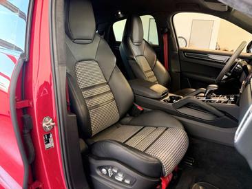 Porsche Cayenne III — photo 31