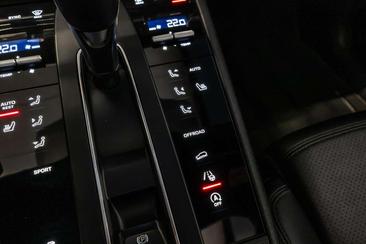 Porsche Macan — photo 14
