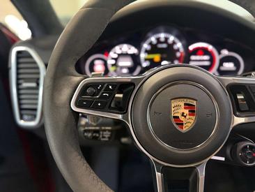 Porsche Cayenne III — photo 34