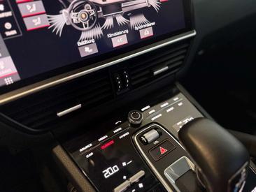 Porsche Cayenne III — photo 37