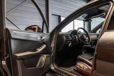 Porsche Macan — photo 21