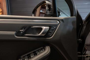 Porsche Macan — photo 23