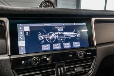 Porsche Macan — photo 24
