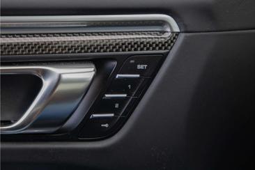Porsche Macan I S — photo 32