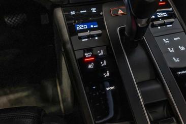 Porsche Macan — photo 29