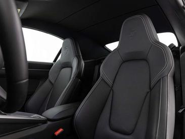 Porsche 911 Cabriolet Carrera 4 — photo 23