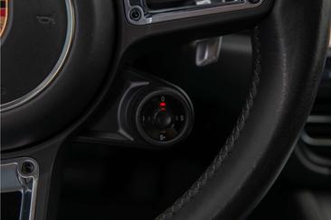 Porsche Macan I S — photo 36