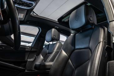 Porsche Macan — photo 37