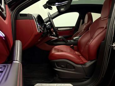 Porsche Cayenne III — photo 11