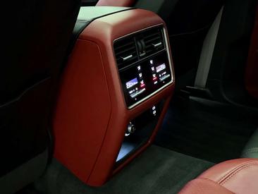 Porsche Cayenne III — photo 16