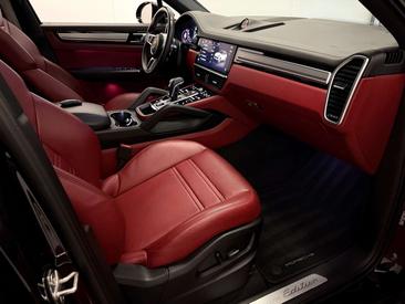 Porsche Cayenne III — photo 17