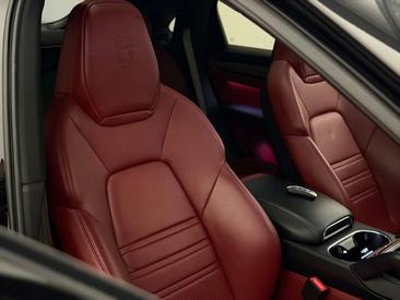 Porsche Cayenne III — photo 20