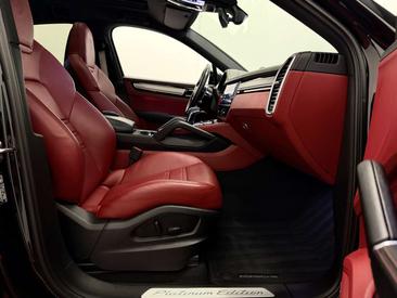 Porsche Cayenne III — photo 21