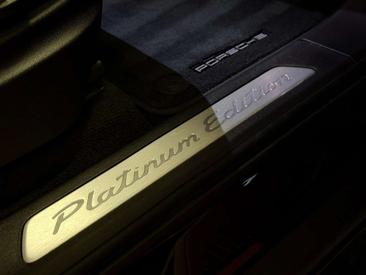 Porsche Cayenne III — photo 25