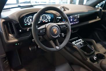 Porsche Cayenne GTS — photo 9
